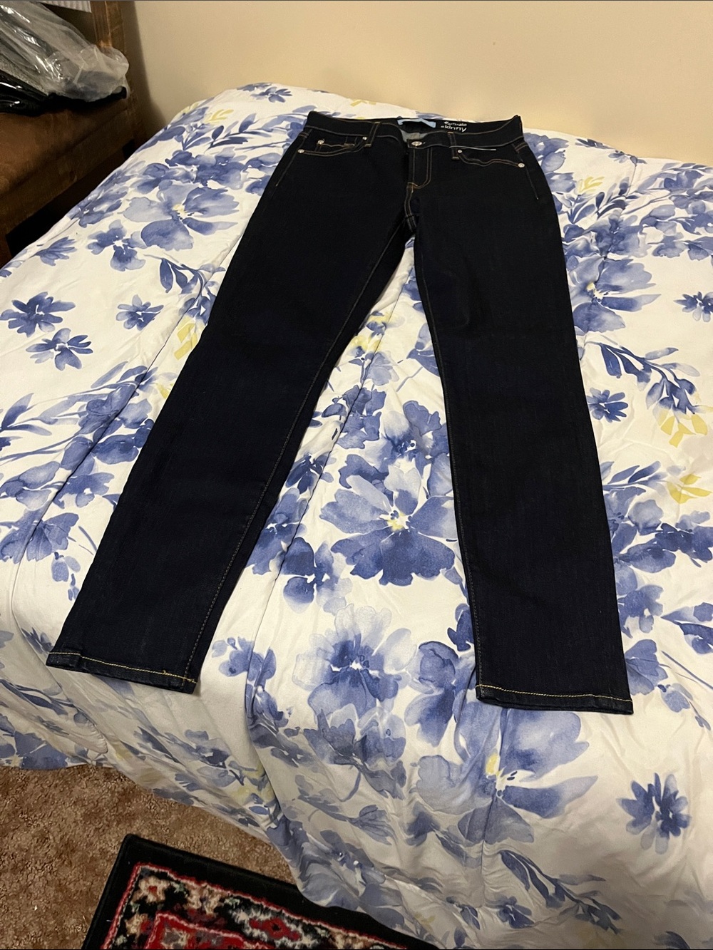 7 For All Mankind Skinny Jeans in Dark Indigo Wash